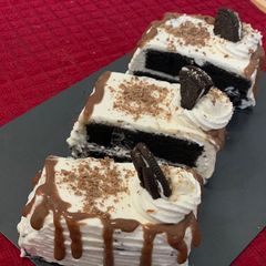 A picture of 3 ingrediants oreo pastry. Baked in frypan. Eggless.