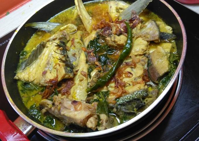 Ikan Masak Kuning Daun Singkong foto resep utama