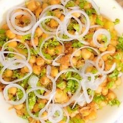 A picture of Chana Chat.