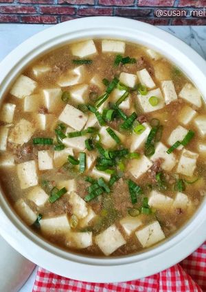 A picture of Silken Tofu with Ground Meat.