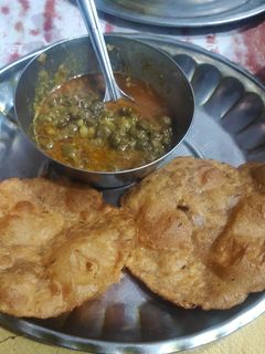 बेड़मी (bedmi recipe in Hindi) रेसिपी मुख्य फोटो