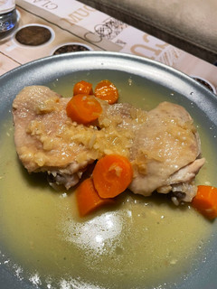 Una foto de Muslos de pollo