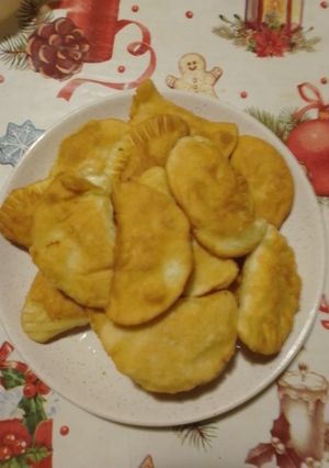 Töltött gluténmentes és laktózmentesen lángos sajttal és sonkával 297 recept fotója