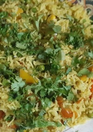 તવા પુલાવ (Tava Pulao Recipe In Gujarati) રેસીપી મુખ્ય ફોટો