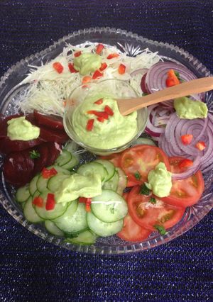 Una foto de Ensalada de vegetales variadas!
