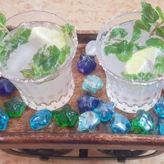 A picture of Lemon mint mojito.