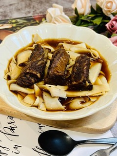 杏鮑菇刀削麵 的食譜成品照片