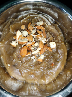 सिंघाड़े के आटे का हलवा(singhare k aate ka halwa recipe in Hindi) रेसिपी मुख्य फोटो