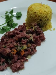 Una foto de Carne molida de res con perejil