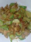 ไก่ผัดซีอิ๊วดำใส่แตงกวาราดข้าว|Stir-fried Chicken with Dark Soy Sauce and Cucumber Served with Steamed Rice