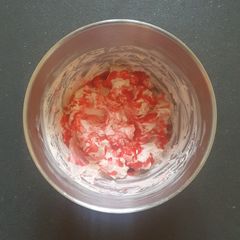 A picture of Raspberry Sauce Eton Mess.