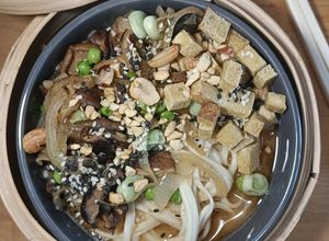 Une photo de 🥢Ramen tofu fumé et petits légumes au bouillon miso