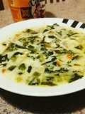 Sopa de lechuga con bacon y nata