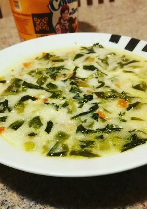 Una foto de Sopa de lechuga con bacon y nata