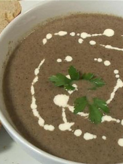 A picture of Mushroom Soup.