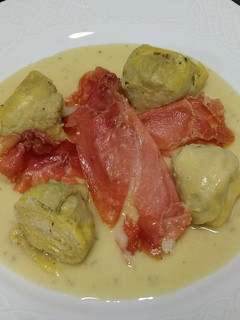 Una foto de Alcachofas con jamón