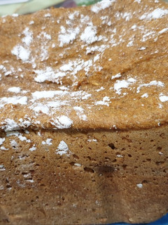 Una foto de Pan de tomate y olivada en panificadora