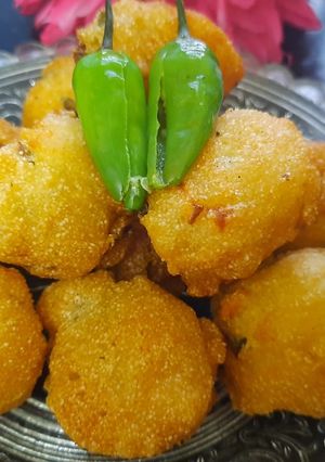 सूजी के पकौड़े (suji ke pakode recipe in Hindi) रेसिपी मुख्य फोटो