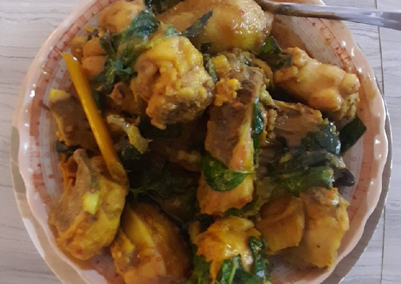 Wokou ayam dengan basil