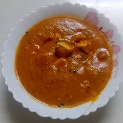 A picture of Paneer makhni gravy.