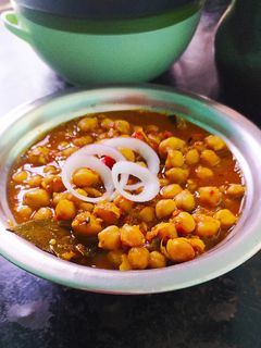 छोले (chole recipe in hindi) रेसिपी मुख्य फोटो