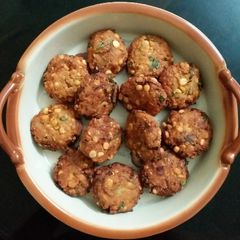 A picture of Masala Vada.