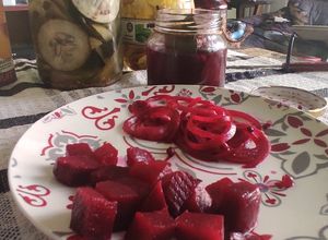 Encurtidos veganos: remolacha y cebolla Una foto de Encurtidos veganos: remolacha y cebolla