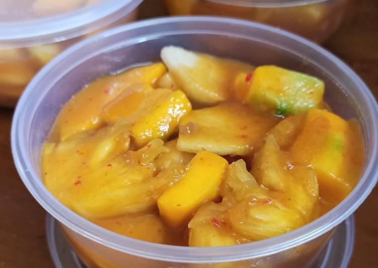 Cara Gampang Menyiapkan Rujak kweni yang Bikin Ngiler