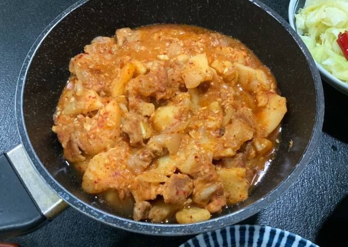 Step-by-Step Guide to Make Favorite Korean Pork with Potatoes