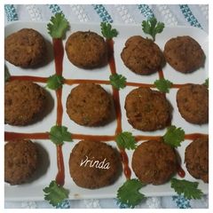 A picture of Crispy besan ki tikki.