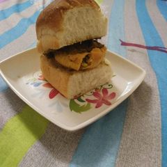 Bombay famous bda pav A picture of Bombay famous bda pav.