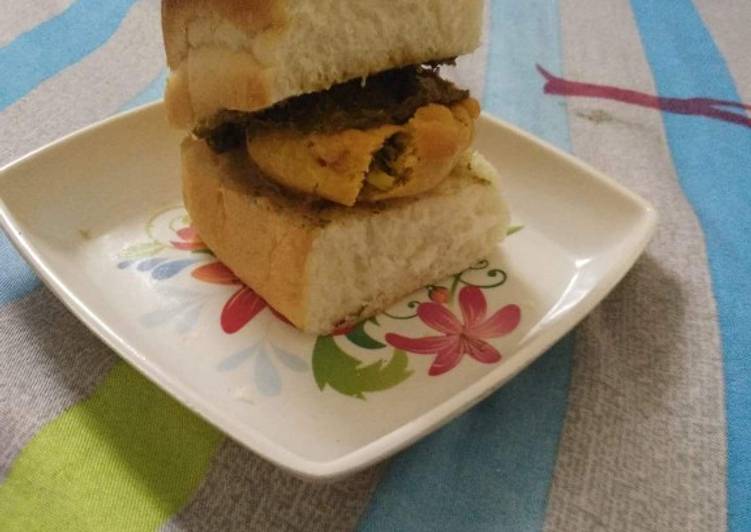 Step-by-Step Guide to Make Super Quick Homemade Bombay famous bda pav