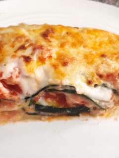 Una foto de Lasaña de calabacín rápida con boloñesa de pollo con y sin Thermomix