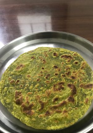 A picture of Spinach paratha.