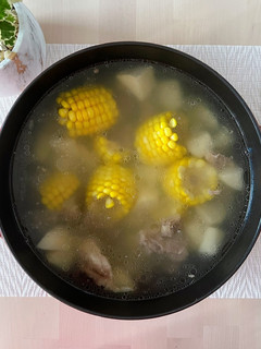 綠竹筍排骨湯 的食譜成品照片