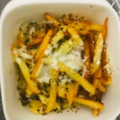 A picture of Cheesy Fries.