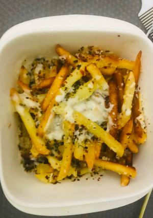 A picture of Cheesy Fries.