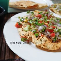 A picture of Masala papad.