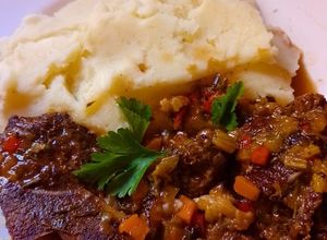 Una foto de Puré con carne