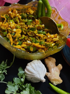 अदरक,लहसुन, हरी मिर्च का अचार (adrak lahsun hari mirch ka achar recipe in Hindi) रेसिपी मुख्य फोटो
