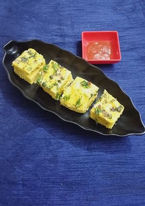 A picture of Khaman dhokla.