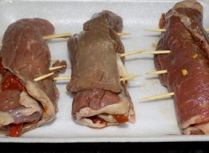 Una foto de Roll de carne con morrones asados