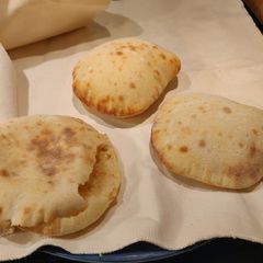 A picture of Pita bread.