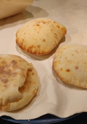 A picture of Pita bread.