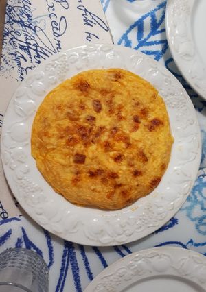 Foto principal de 17. Tortilla de chorizo y queso