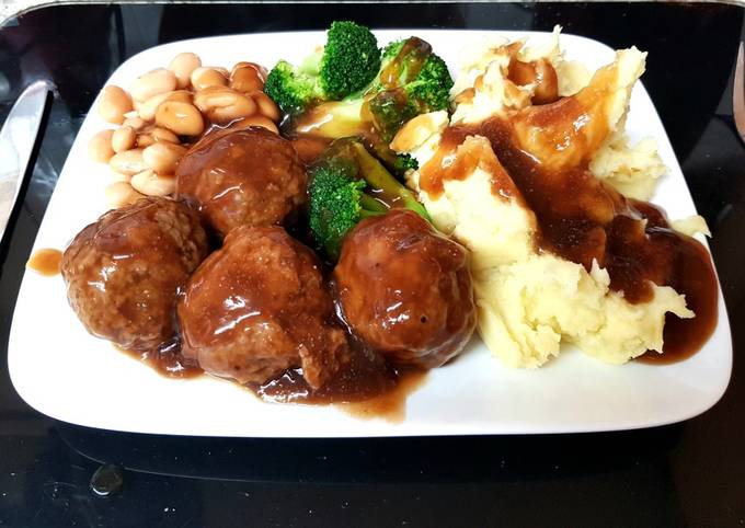 My Beef & Stuffing Meatballs in Beef Gravy 🤗