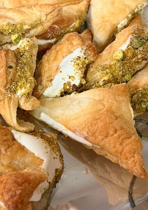 صورة لوصفة وربات بالقشطة والجبنة