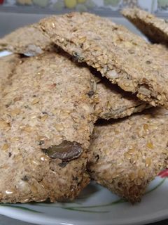 Una foto de Crackers mix de semillas y orégano