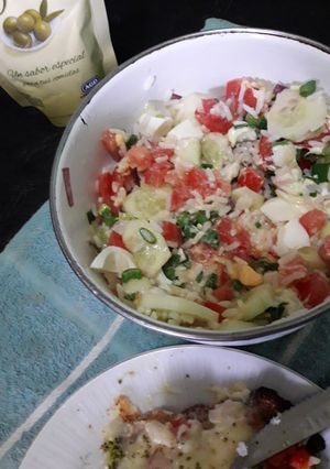Una foto de Ensalada fresca.....#lacocinanosune