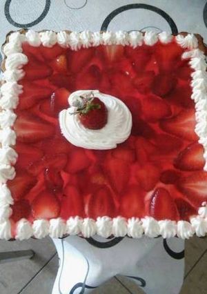Una foto de Tarta de frutilla 🍓 y gelatina!!!!